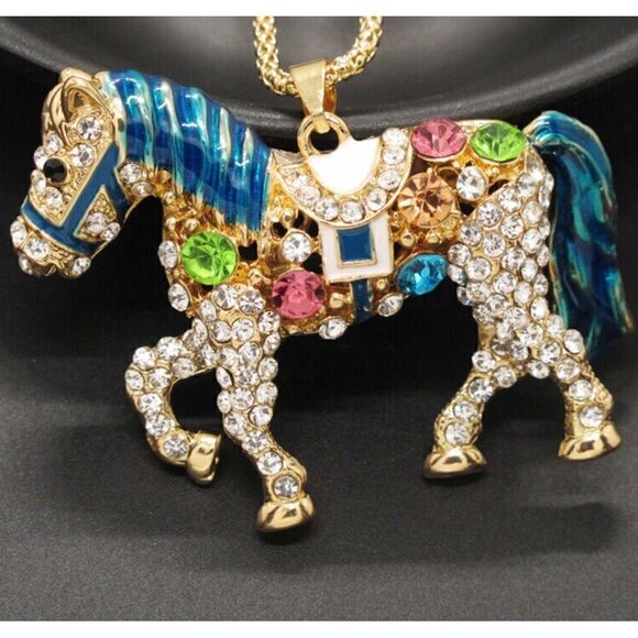🎉 Betsey Johnson crystal embellished horse pendant necklace 🎉 - Picture 3 of 4